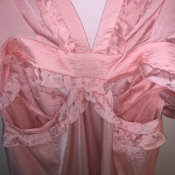 Showpo NWT Maricris open back bell sleeve frill mini dress dusty pink Sz 12 - Picture 7 of 7